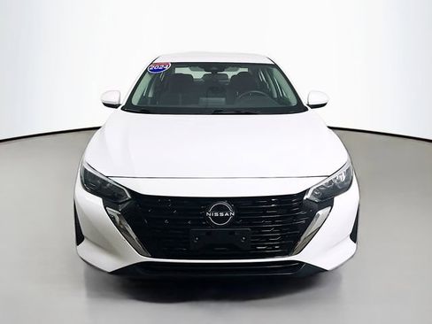 Used 2024 Nissan Sentra SV FWD image 2
