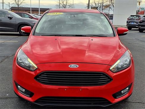 Used 2017 Ford Focus SE image 2