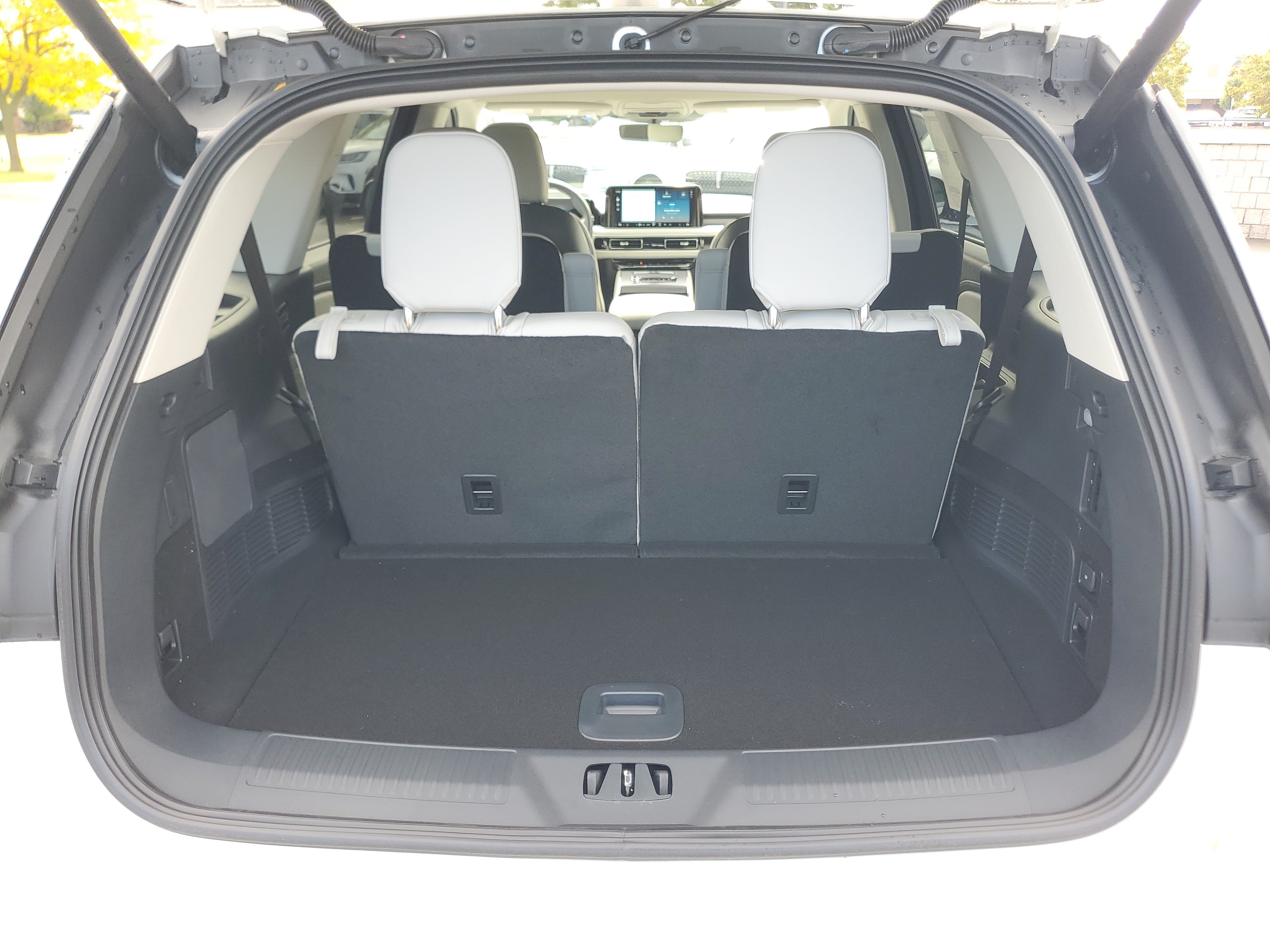 New 2026 Lincoln Aviator AWD image 29