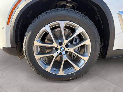New 2026 BMW X5 xDrive40i w/ Climate Comfort Package AWD/4WD image 14