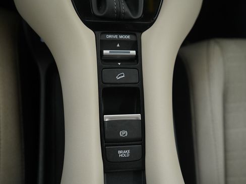 Used 2023 Honda HR-V LX image 24