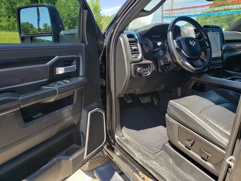 Used 2023 RAM 2500 Laramie AWD/4WD image 12