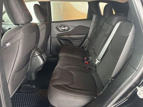 Used 2015 Jeep Cherokee Latitude w/ Cold Weather Group image 21