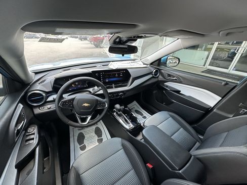 New 2025 Chevrolet Trax LT w/ Driver Confidence Package image 14