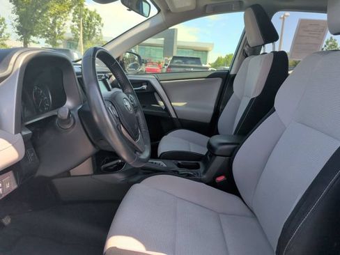 Used 2017 Toyota RAV4 XLE FWD image 16
