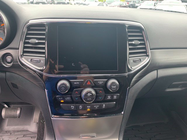 Used 2022 Jeep Grand Cherokee Laredo X AWD/4WD image 30