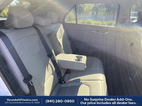 Used 2023 Kia Niro EX FWD image 19