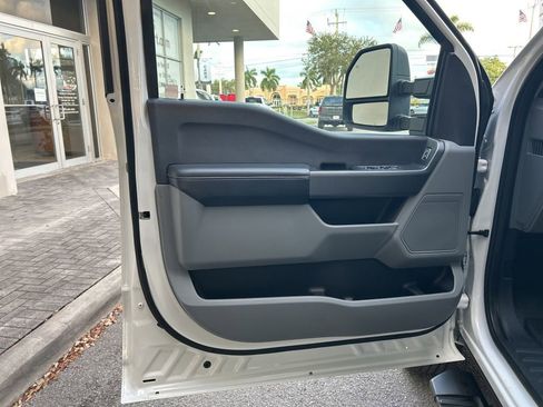Used 2025 Ford F350 XLT image 40