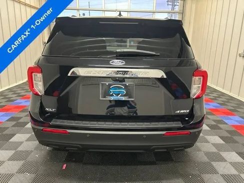 Used 2023 Ford Explorer XLT AWD/4WD image 4