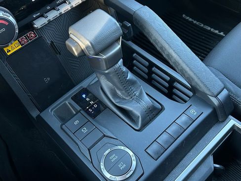 Used 2024 Toyota Tacoma SR5 w/ SR5 Upgrade Package image 25