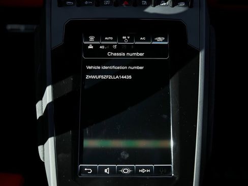 Used 2020 Lamborghini Huracan EVO image 61