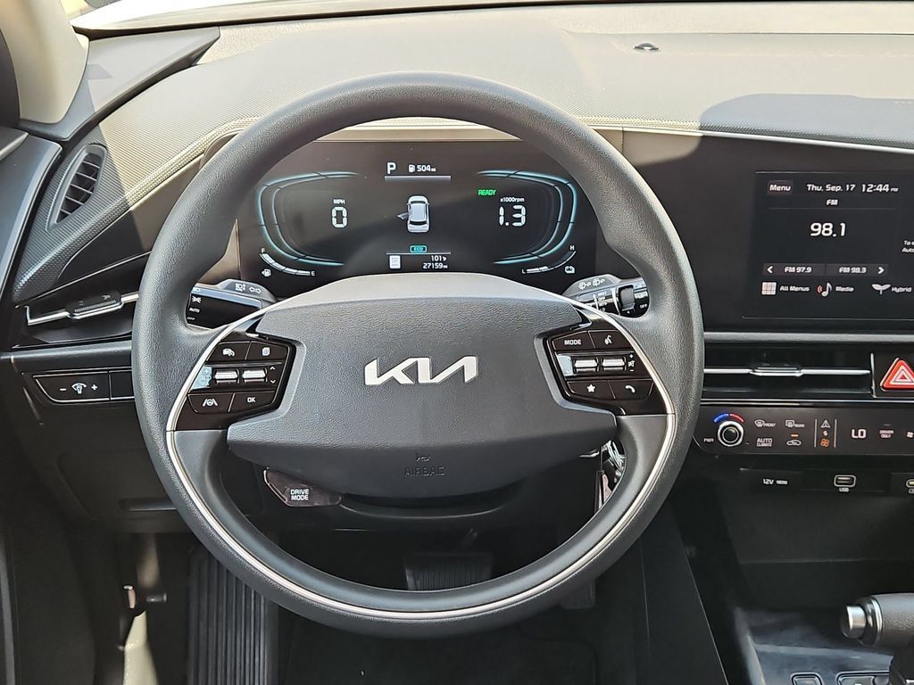 Used 2025 Kia Niro LX FWD image 23