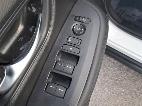 Certified 2023 Honda HR-V LX image 21