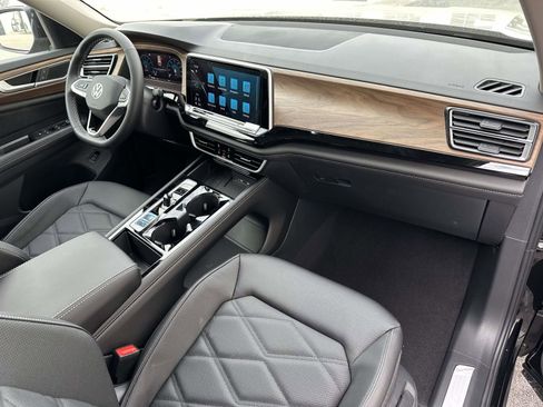 New 2026 Volkswagen Atlas SE image 12