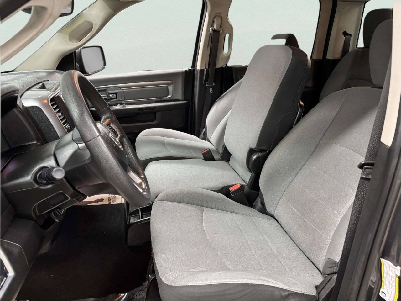 Used 2022 RAM 1500 Classic SLT w/ Protection Group AWD/4WD image 15