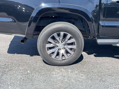 Used 2021 Toyota Tacoma Limited AWD/4WD image 8