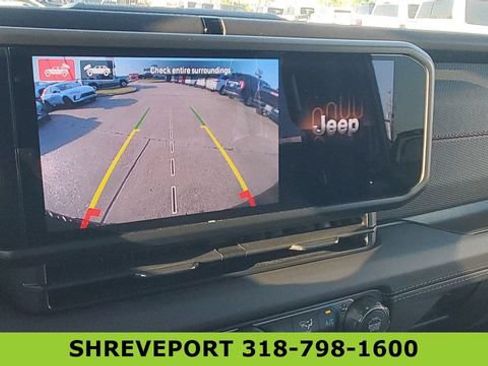 Used 2026 Jeep Wrangler Unlimited Rubicon AWD/4WD image 27