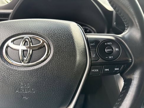 Used 2023 Toyota Venza LE image 34