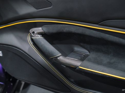 Used 2022 Ferrari F8 Tributo RWD image 23
