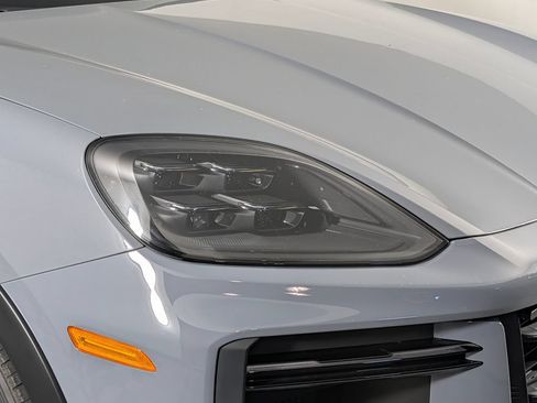 Certified 2024 Porsche Cayenne Turbo GT AWD/4WD image 15