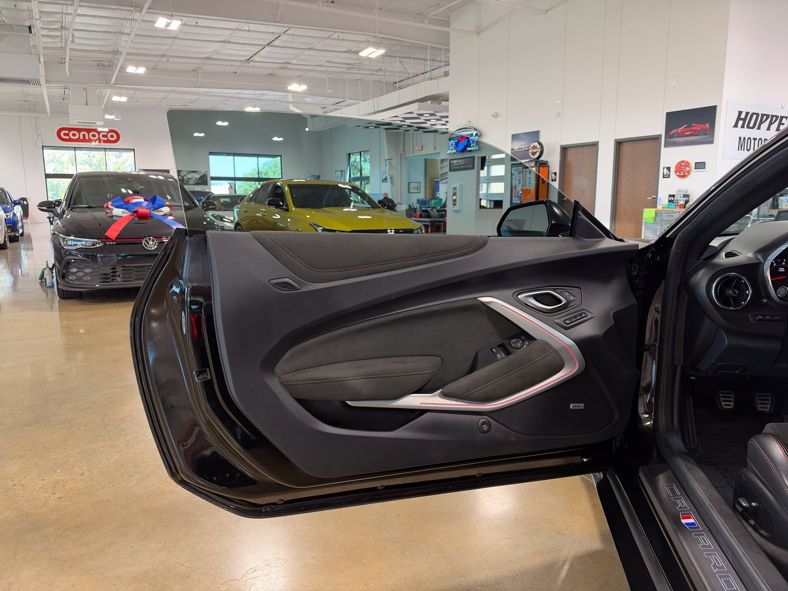 Used 2019 Chevrolet Camaro ZL1 RWD image 17