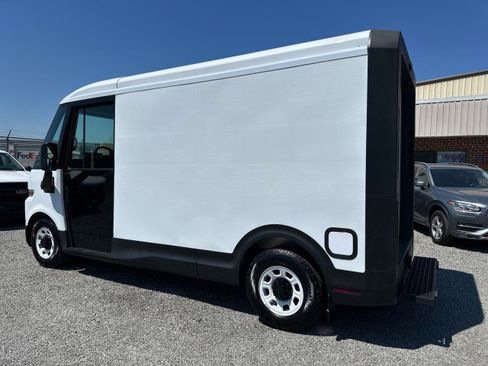 Used 2024 Chevrolet Brightdrop 400 w/ Commercial Equipment Package AWD/4WD image 12