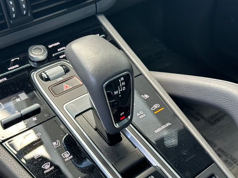 Certified 2022 Porsche Cayenne S AWD/4WD image 19