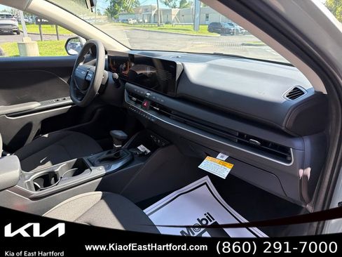 New 2026 Kia K4 FWD image 12