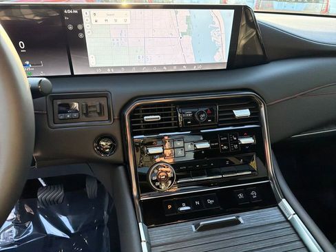 Used 2025 Nissan Armada PRO-4X w/ Pro-4X Premium Package image 30