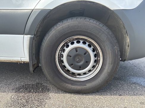 Used 2024 Mercedes-Benz Sprinter 2500 image 14