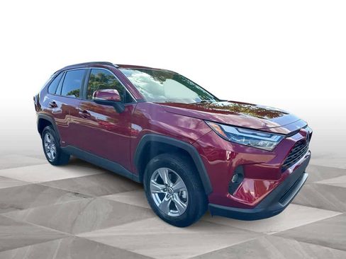 Used 2024 Toyota RAV4 XLE AWD/4WD image 2