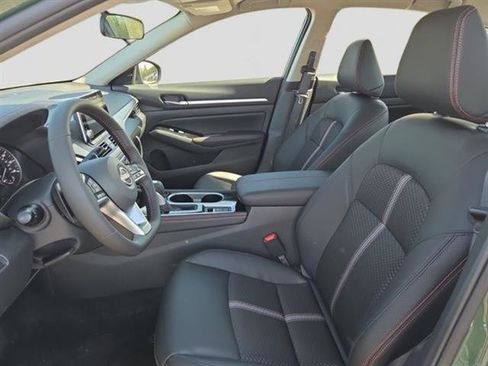 New 2025 Nissan Altima 2.5 SR image 9