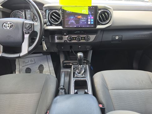 Used 2016 Toyota Tacoma SR5 RWD image 21