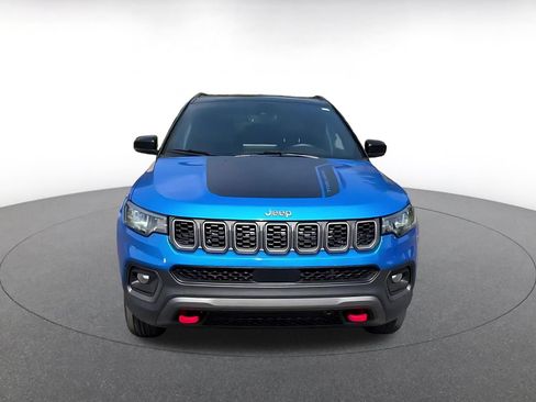 Used 2025 Jeep Compass Trailhawk AWD/4WD image 4