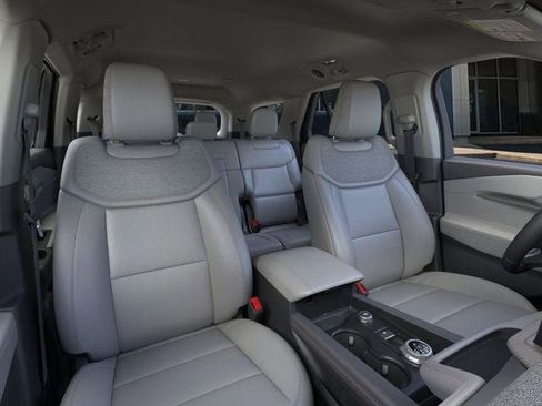 New 2026 Ford Explorer Active w/ Active Comfort Package image 10