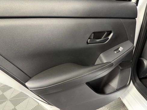 Used 2025 Nissan Sentra SV FWD image 26