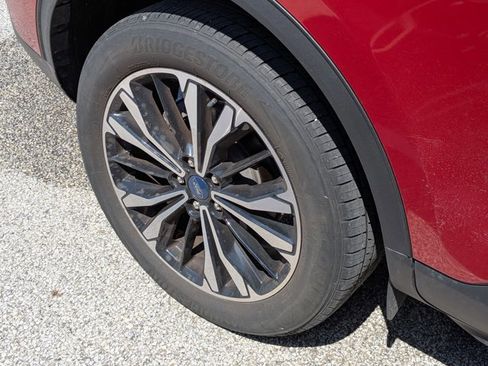 Used 2022 Ford Escape SE w/ SE Sport Appearance Package image 8