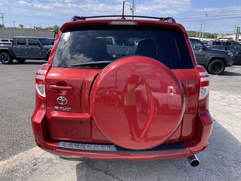 Used 2012 Toyota RAV4 FWD image 3