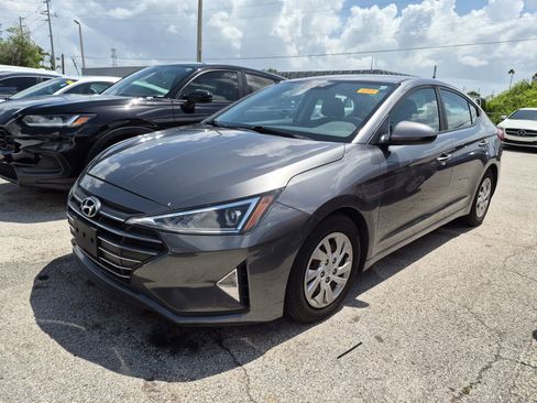 Used 2019 Hyundai Elantra SE w/ Cargo Package FWD image 1