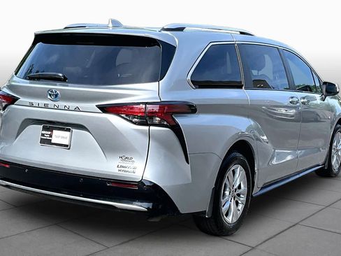 Certified 2024 Toyota Sienna Limited FWD image 13