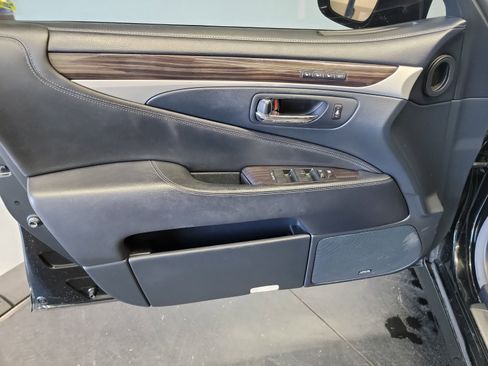 Used 2016 Lexus LS 460 AWD w/ Comfort Package image 13