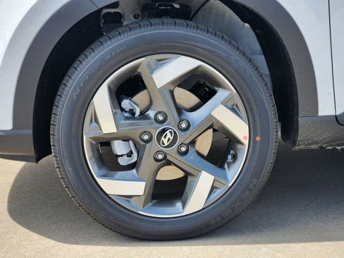 New 2026 Hyundai Venue SEL image 9