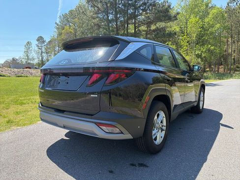 Used 2025 Hyundai Tucson SE image 8