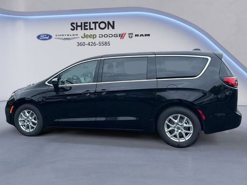 New 2025 Chrysler Pacifica Select w/ Uconnect Theater Family Group image 8