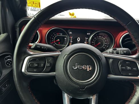 Used 2022 Jeep Wrangler Rubicon w/ Cold Weather Group AWD/4WD image 17
