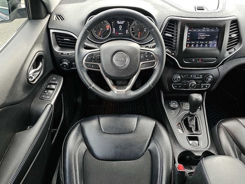 Used 2019 Jeep Cherokee Latitude Plus w/ Cold Weather Group image 12