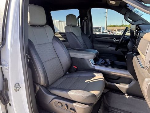 Used 2024 Chevrolet Silverado 2500 ZR2 image 27