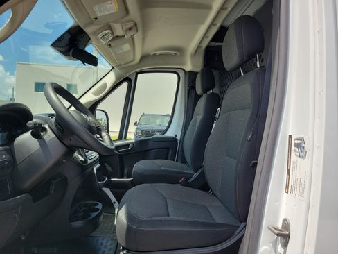 Used 2025 RAM ProMaster 2500 w/ U-Haul Equipment Group FWD image 11