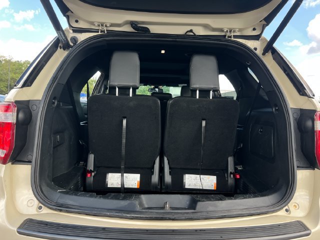 Used 2018 Ford Explorer XLT w/ Equipment Group 202A AWD/4WD image 24
