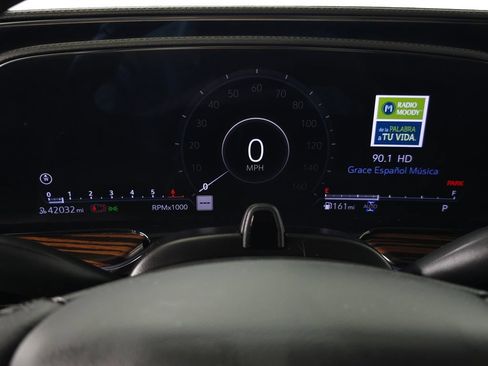 Certified 2024 Cadillac Escalade ESV Premium Luxury AWD/4WD image 22